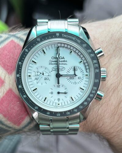 Speedmaster SS Snoopy Sapphire Crystal White Dial on Black Nylon Strap Manual Winding Chrono Movement photo review
