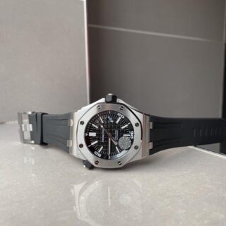 Royal oak offshore top diver 15703