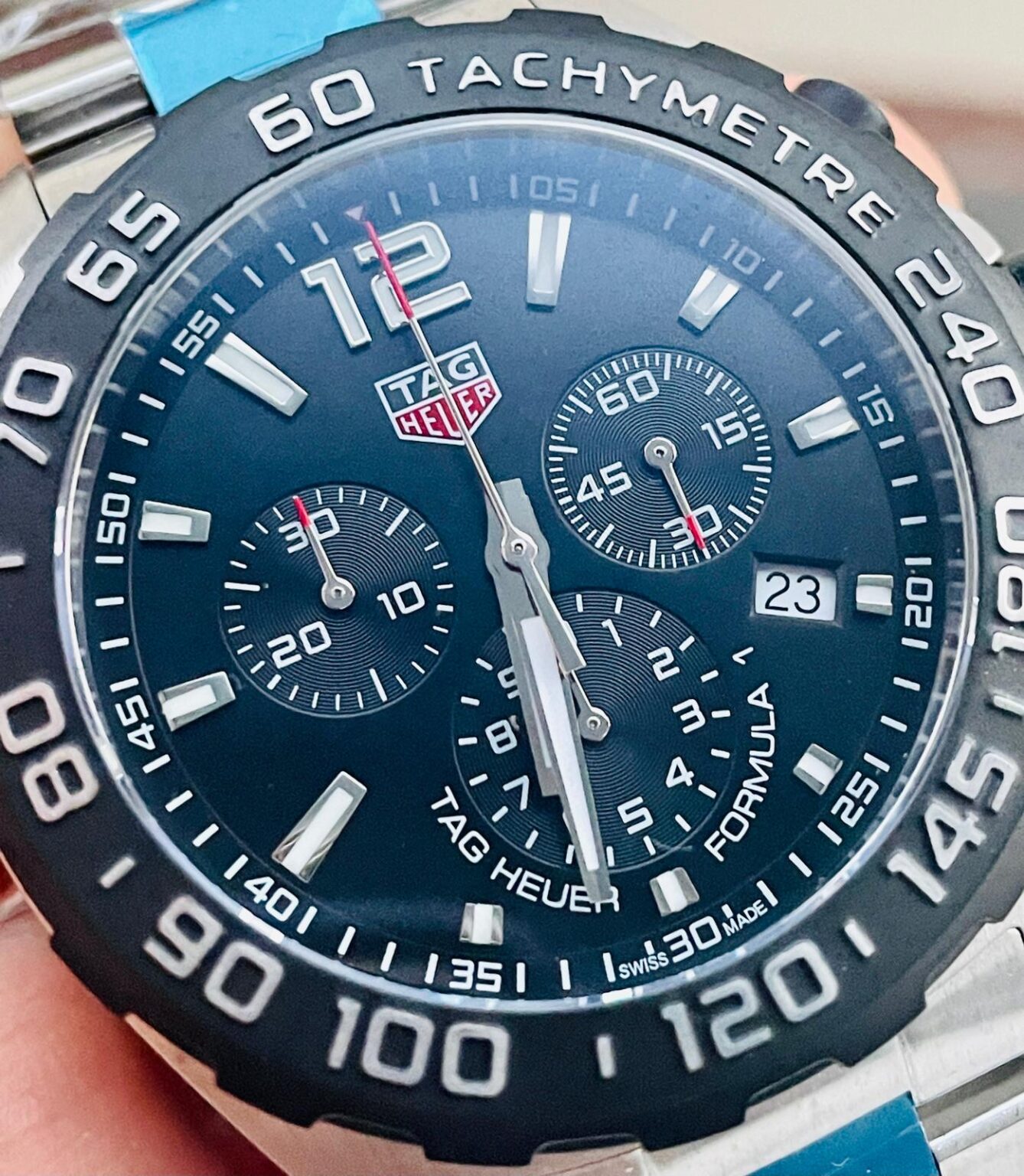 tag formula 1 black