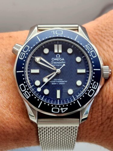 SEAMASTER 300M 42MM JAMES BOND 60TH ANNIVERSARY VSF BEST EDITION ON MESH BRACELET A8806 photo review