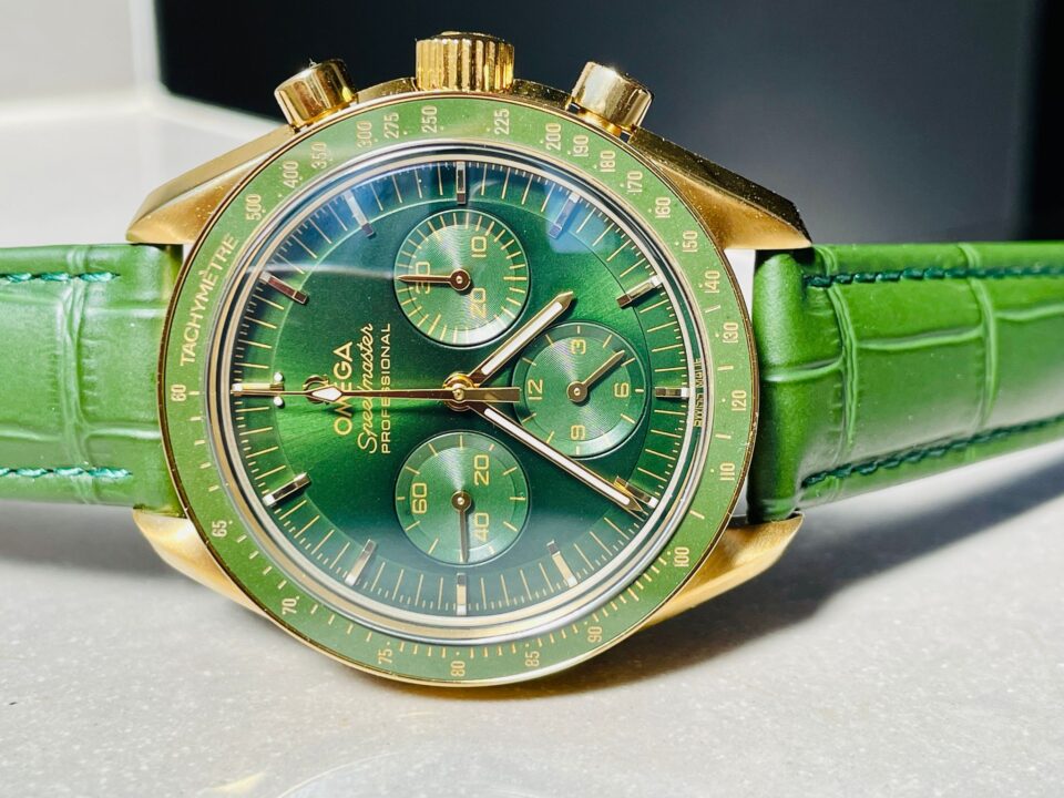 Speedmaster Moonwatch in Moonshine Gold YG RMF Best Edition Green Dial on Green Leather Strap Manual Chrono - Image 3