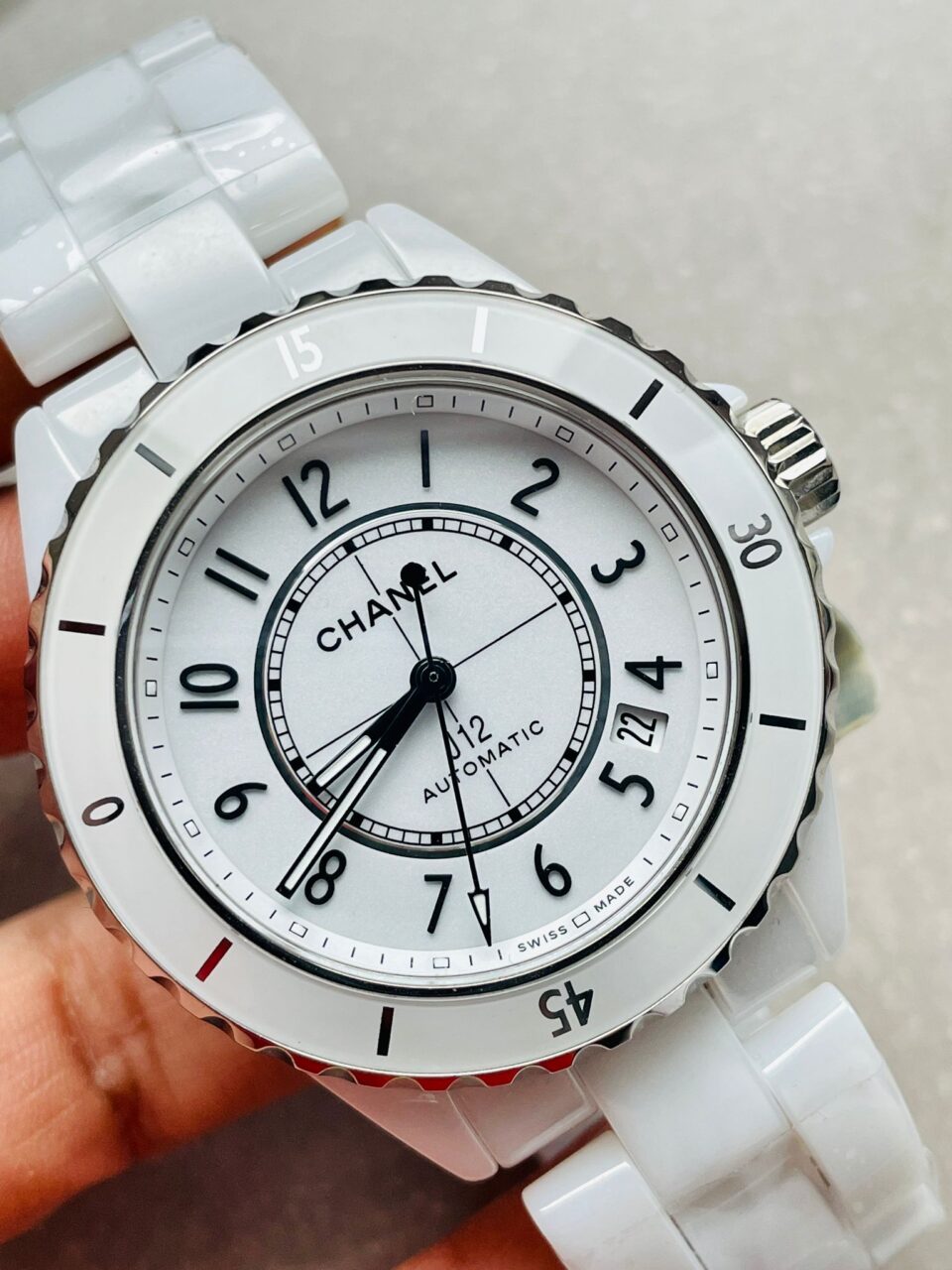 J12 38mm 1:1 Best Edition White Ceramic Dial White Strap on Holding Bracelet - Image 2