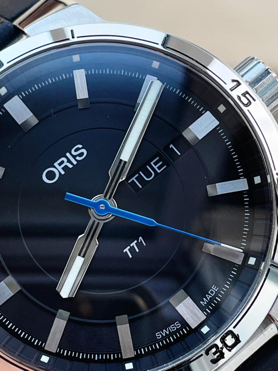 TT1 DAY DATE 42.00 MM 1:1 SS Black dial Rubber strap OG factory oris - Image 9
