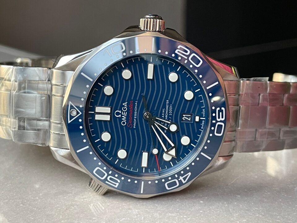 Seamaster Diver 300M VSF 1:1 Best Edition Blue Ceramic Blue Dial on SS Bracelet A8800 V2 - Image 13