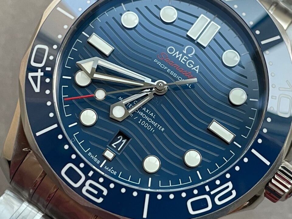Seamaster Diver 300M VSF 1:1 Best Edition Blue Ceramic Blue Dial on SS Bracelet A8800 V2 - Image 9