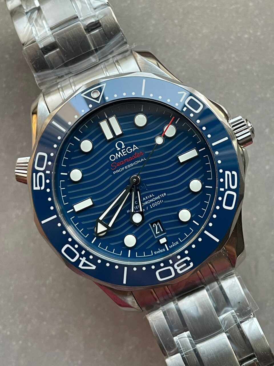 Seamaster Diver 300M VSF 1:1 Best Edition Blue Ceramic Blue Dial on SS Bracelet A8800 V2 - Image 4