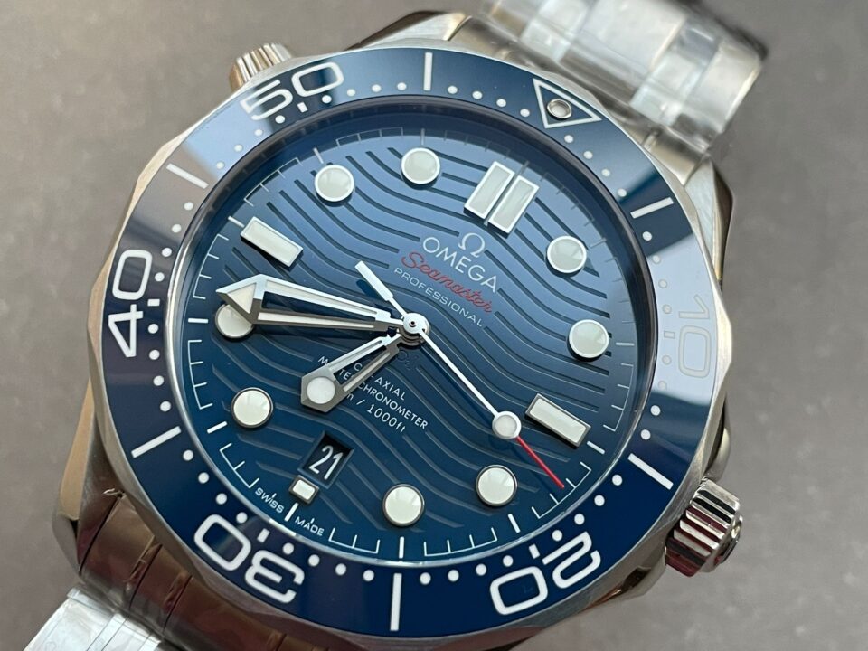 Seamaster Diver 300M VSF 1:1 Best Edition Blue Ceramic Blue Dial on SS Bracelet A8800 V2 - Image 3