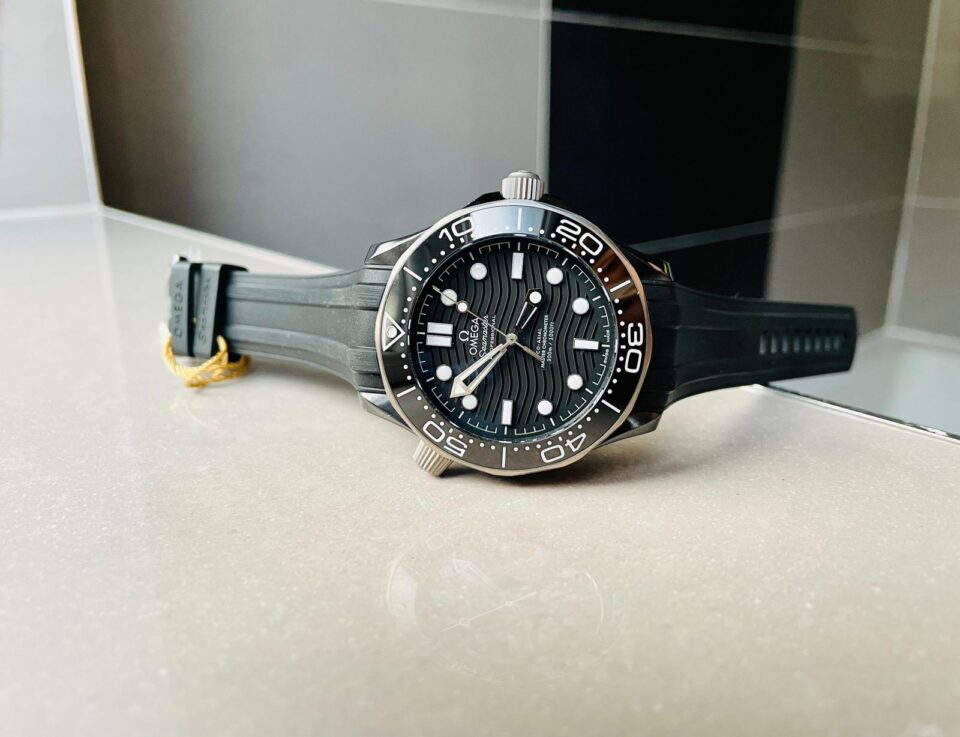Seamaster Diver 300M 43.5mm VSF 1:1 Best Edition Ceramic Case Black Dial on Black Rubber Strap A8806 - Image 6
