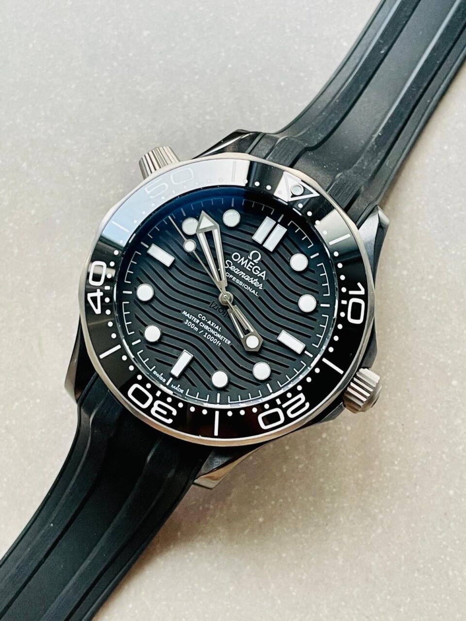 Seamaster Diver 300M 43.5mm VSF 1:1 Best Edition Ceramic Case Black Dial on Black Rubber Strap A8806 - Image 8