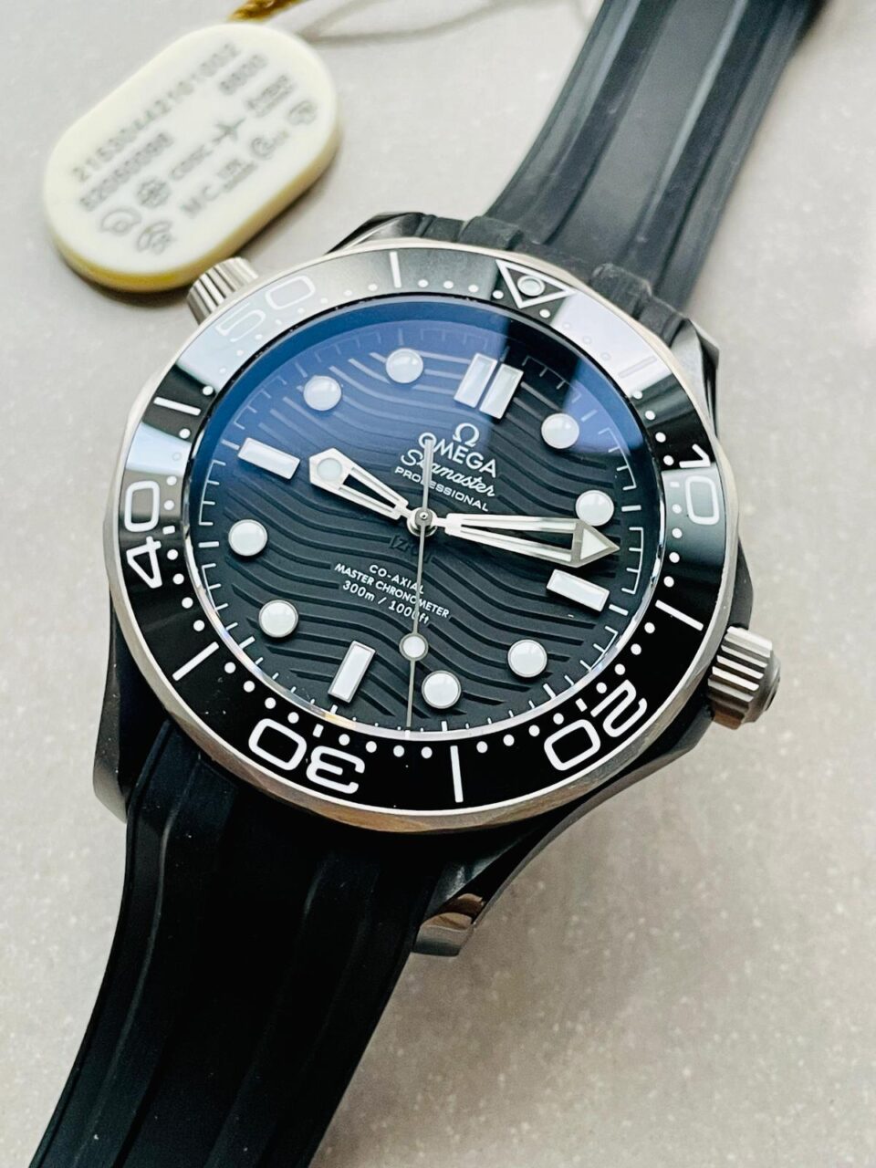 Seamaster Diver 300M 43.5mm VSF 1:1 Best Edition Ceramic Case Black Dial on Black Rubber Strap A8806 - Image 3
