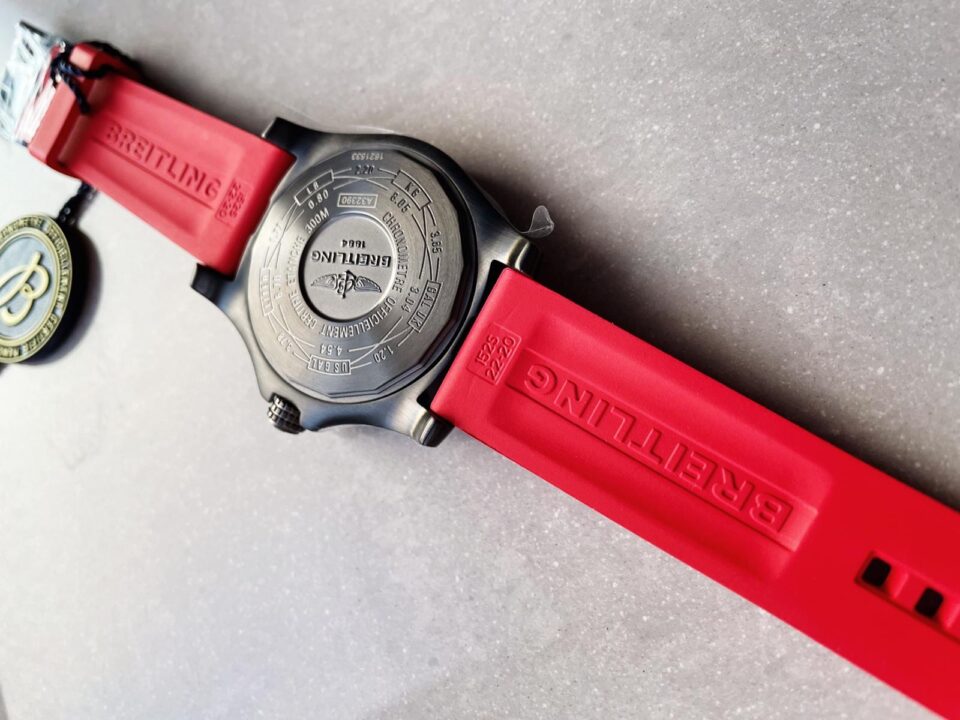 Avenger GMT SS GF 1:1 Best Edition Black Dial Stick Markers on RED rubber Strap A2836 V2 limited edition - Image 8
