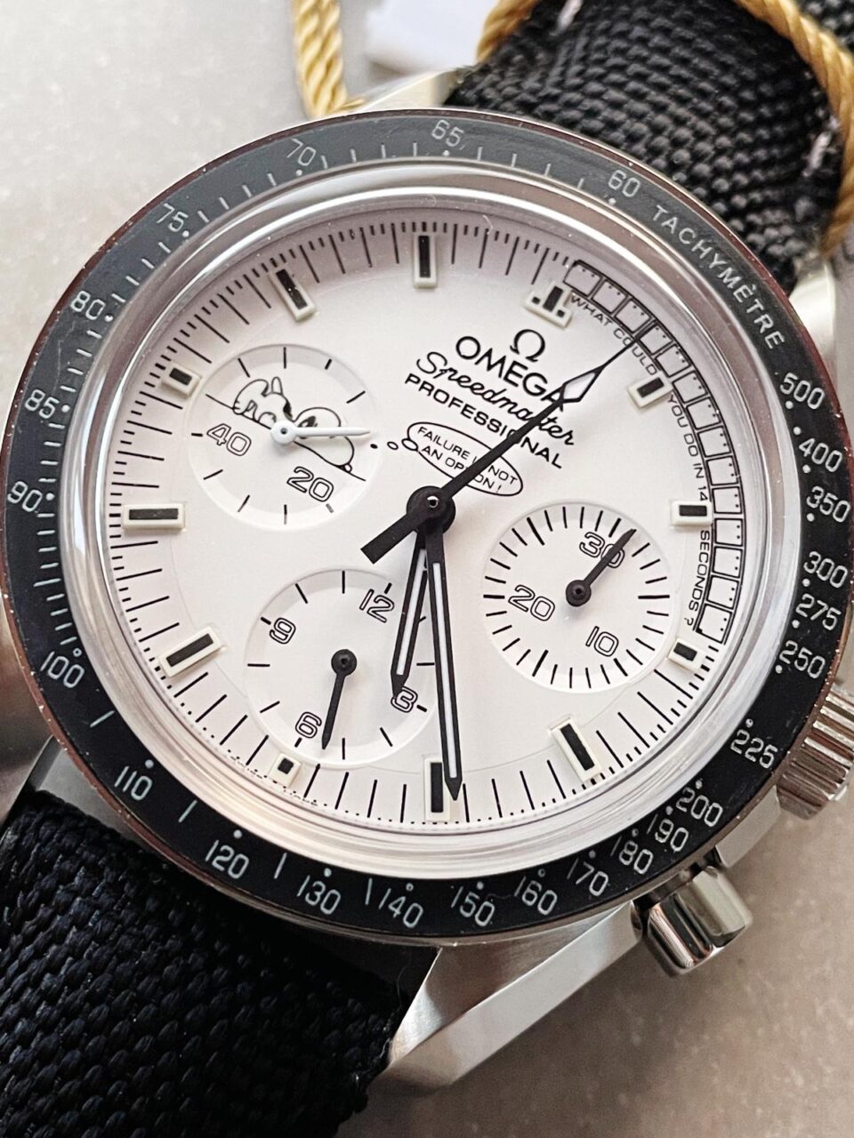 Speedmaster SS Snoopy Sapphire Crystal White Dial on Black Nylon Strap Manual Winding Chrono Movement - Image 3