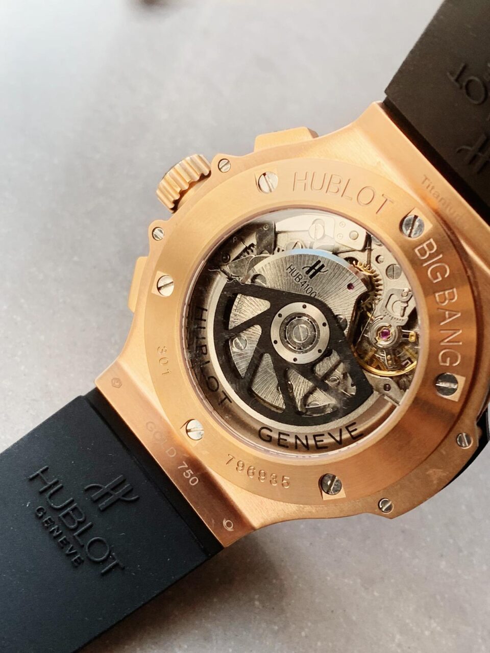 Big Bang 44mm Rose Gold Ceramic 2011 Black CF Dial on Black Gummy Strap HUB4104 - Image 7