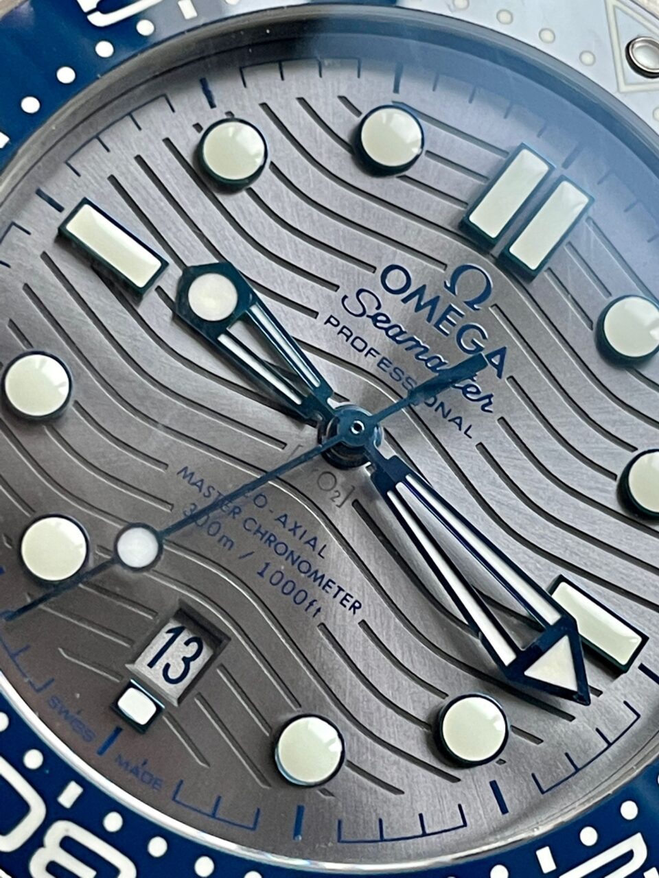 2018 Seamaster Diver 300M VSF 1:1 Best Edition Blue Ceramic Grey Dial on blue rubber strap Strap A8800 - Image 8