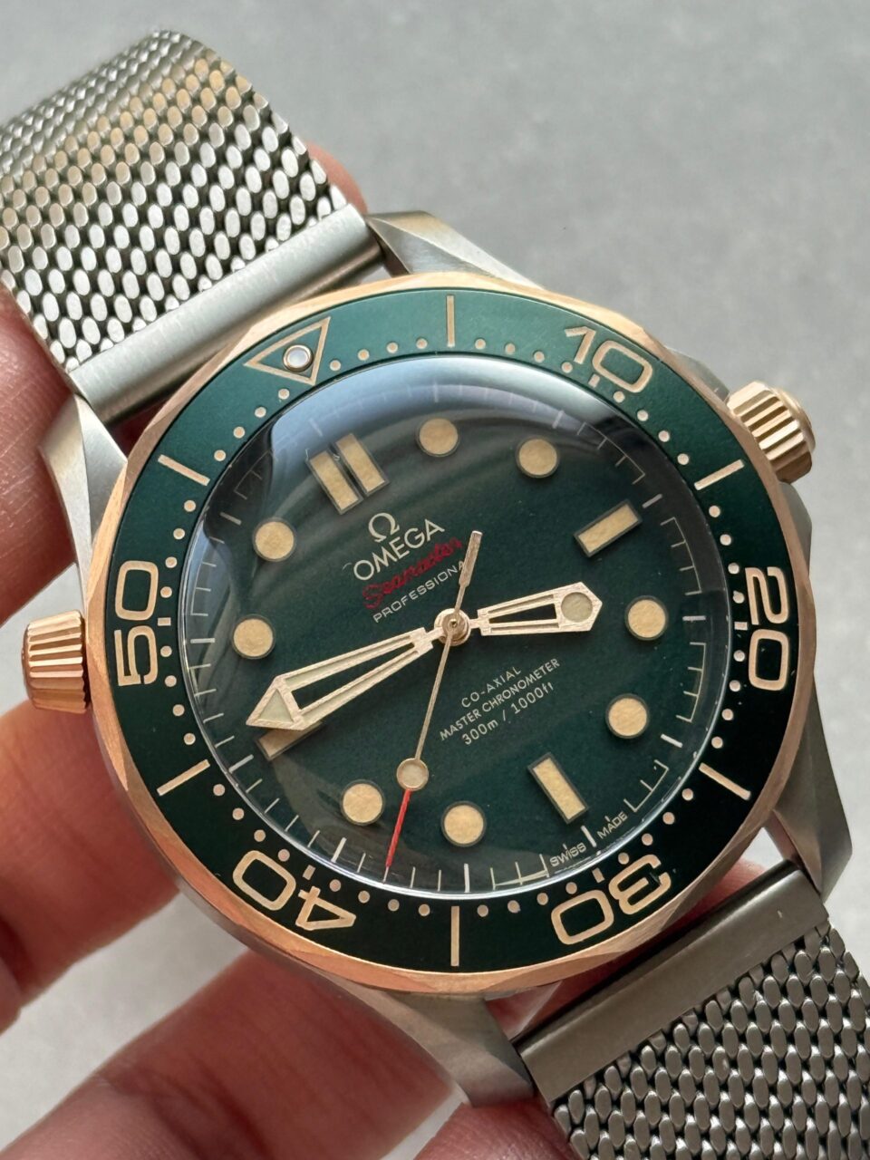 Seamaster 300M Diver Titanium/Bronze VSF 1:1 Best Edition Green Dial on Titanium Mesh Bracelet A8806 - Image 2