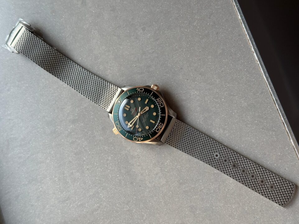 Seamaster 300M Diver Titanium/Bronze VSF 1:1 Best Edition Green Dial on Titanium Mesh Bracelet A8806 - Image 9