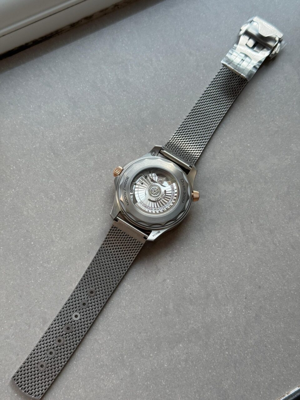 Seamaster 300M Diver Titanium/Bronze VSF 1:1 Best Edition Green Dial on Titanium Mesh Bracelet A8806 - Image 15