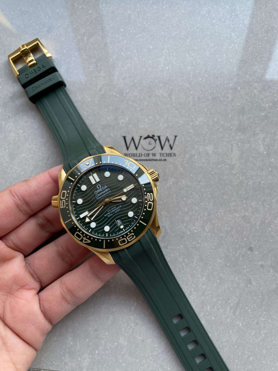 Seamaster Diver 300M VSF 1:1 Best Edition Yellow Gold  YG Green Ceramic Green Dial on Green Rubber Strap A8800 V2 - Image 2