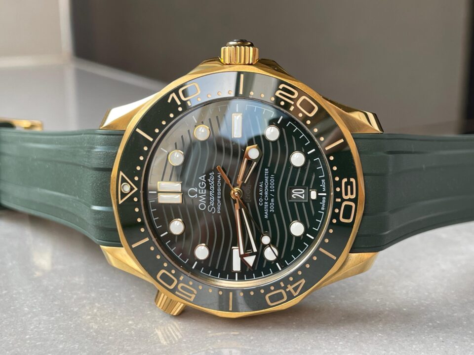 Seamaster Diver 300M VSF 1:1 Best Edition Yellow Gold  YG Green Ceramic Green Dial on Green Rubber Strap A8800 V2 - Image 5