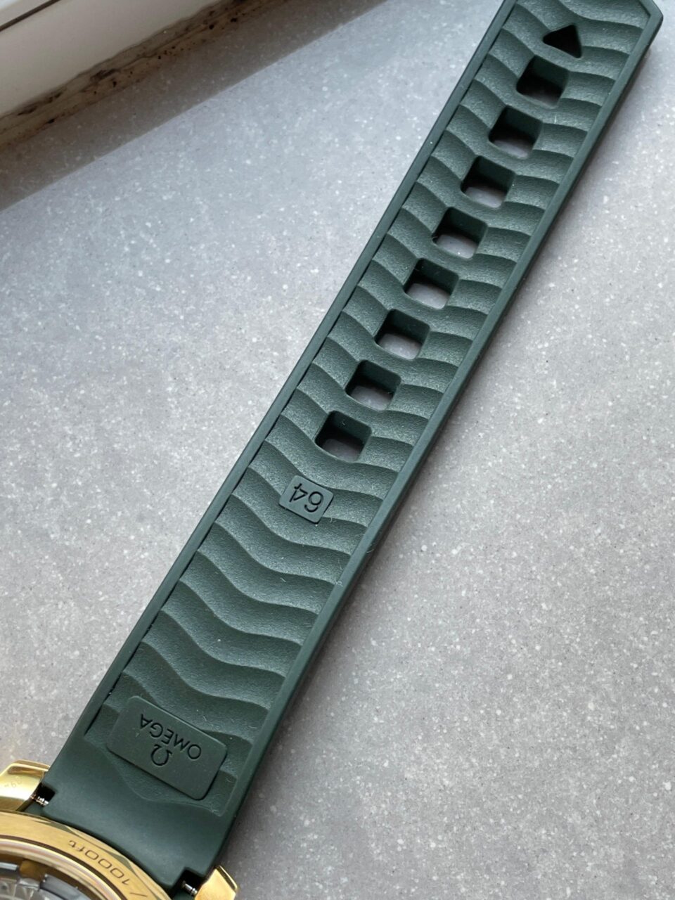 Seamaster Diver 300M VSF 1:1 Best Edition Yellow Gold  YG Green Ceramic Green Dial on Green Rubber Strap A8800 V2 - Image 15