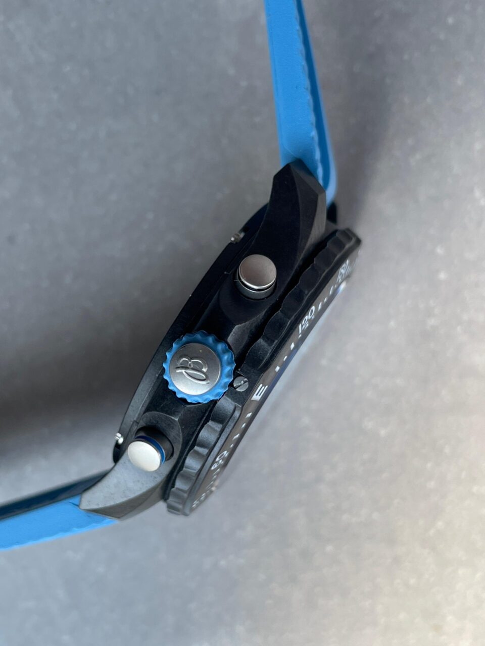 Endurance pro OGF 44mm Black dial Light Blue Rubber Strap quartz movement - Image 12