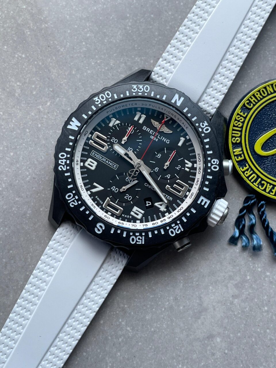 Endurance pro OGF 44mm Black dial White Rubber Strap quartz movement - Image 4