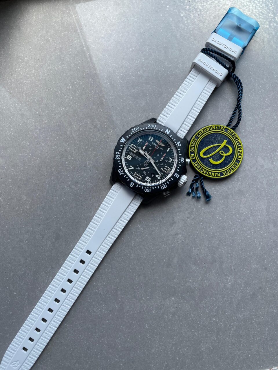 Endurance pro OGF 44mm Black dial White Rubber Strap quartz movement - Image 7