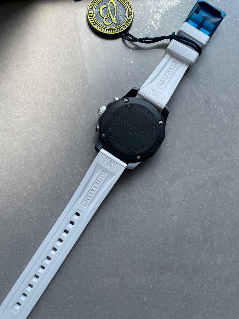 Endurance pro OGF 44mm Black dial White Rubber Strap quartz movement - Image 12
