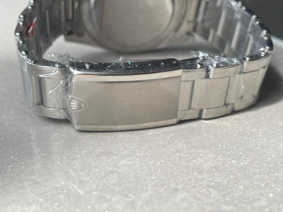 Vintage Milgauss 6541 PT Edition Black Dial on Rivet Bracelet - Image 8