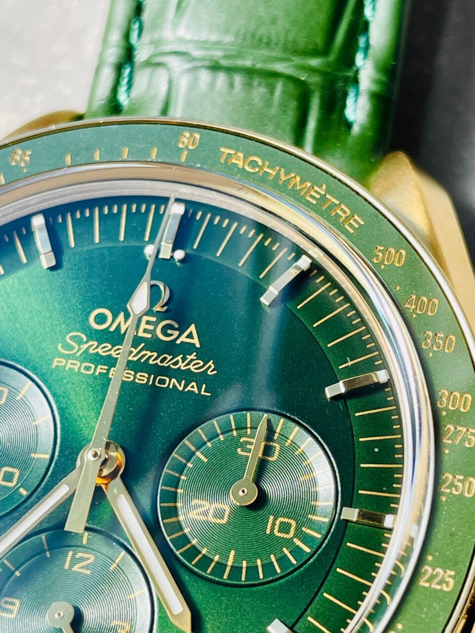 Speedmaster Moonwatch in Moonshine Gold YG RMF Best Edition Green Dial on Green Leather Strap Manual Chrono - Image 6