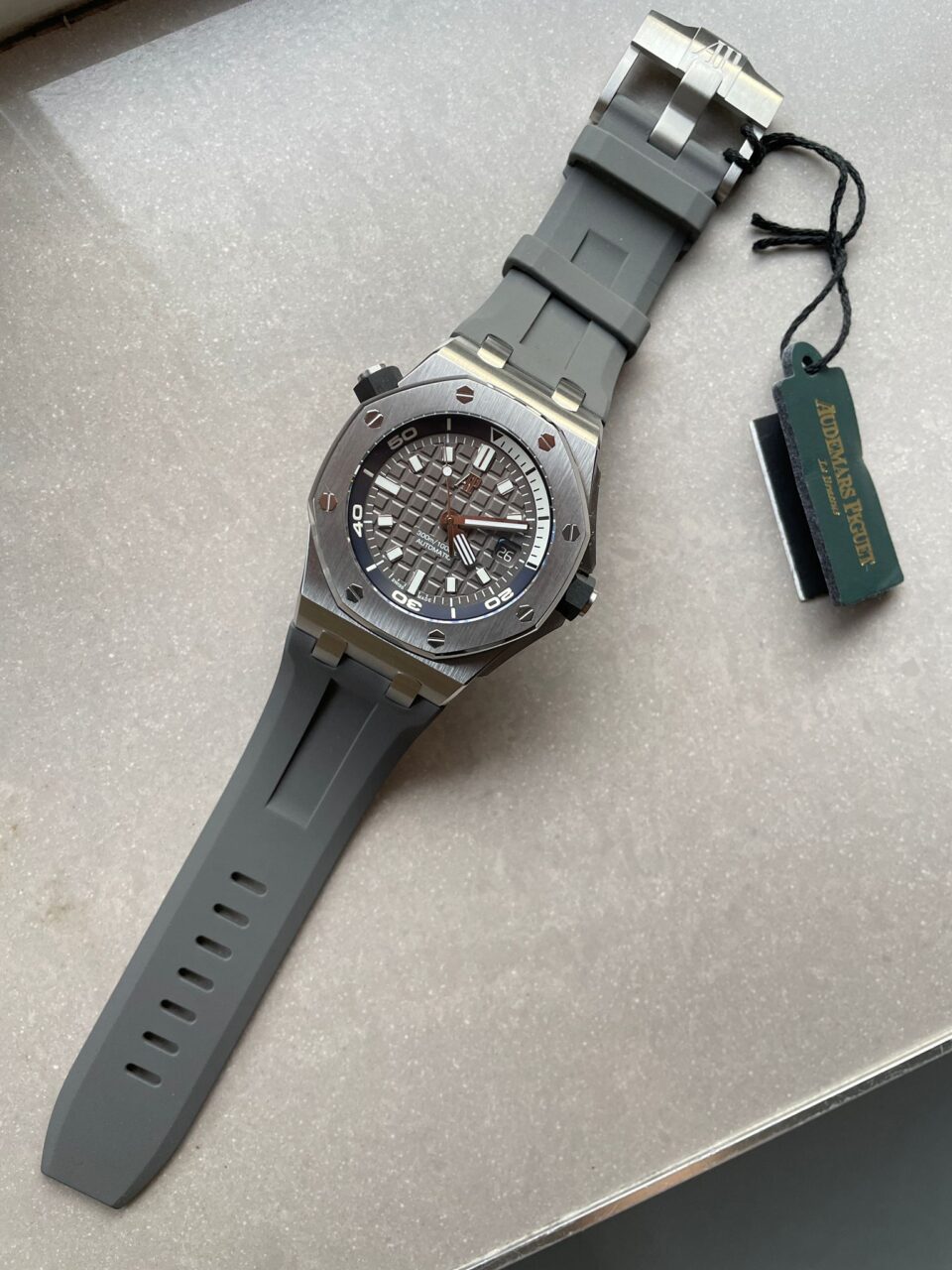 Royal Oak Offshore Diver 15720 IPF 1:1 Best Edition Gray Dial on Gray Rubber Strap A4308 - Image 9