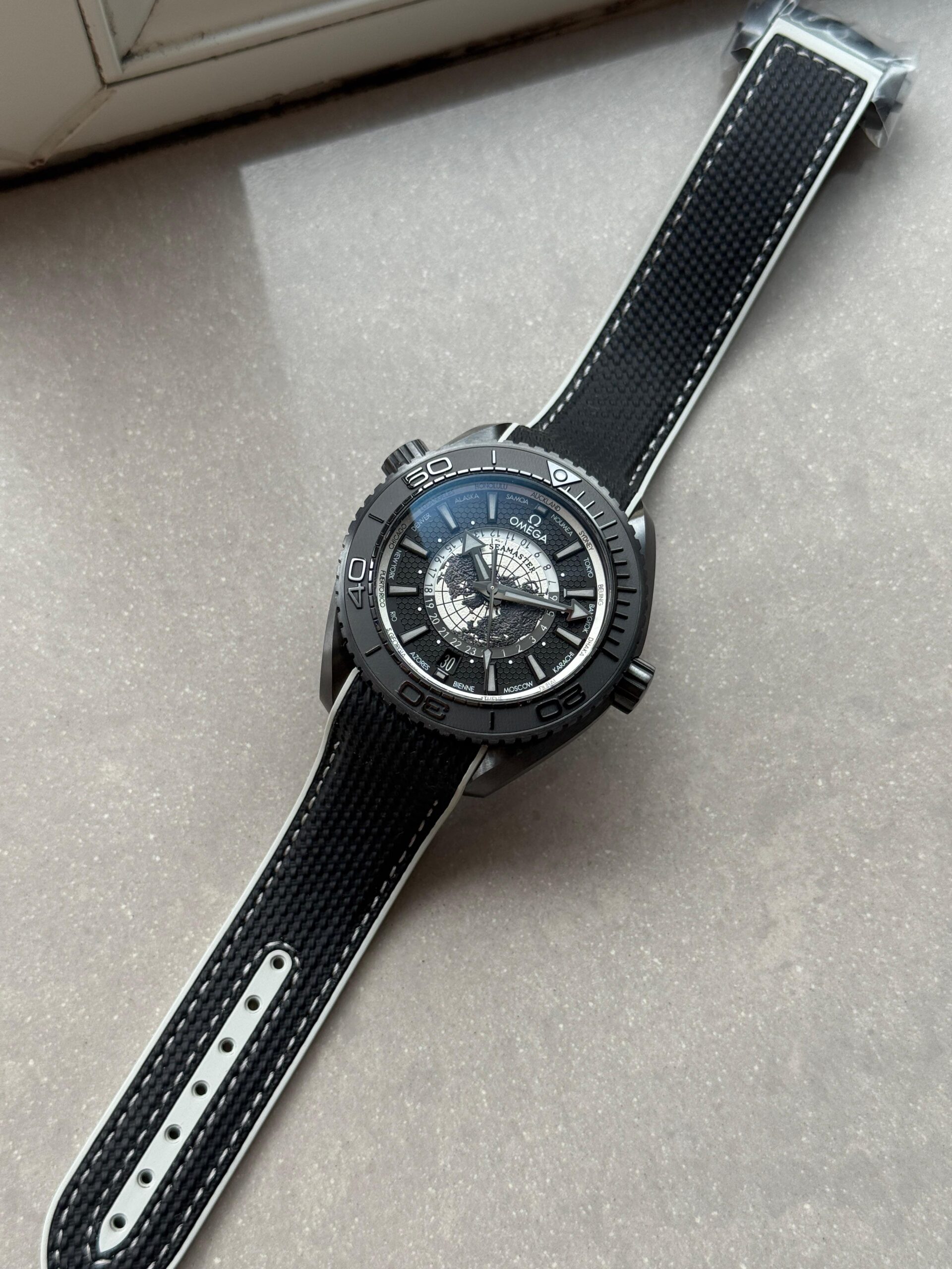 Planet Ocean 45.5mm GMT Worldtimer Real Ceramic VSF 1:1 Best Edition Black Dial On Black Rubber Strap Super Clone 8938 - Image 10