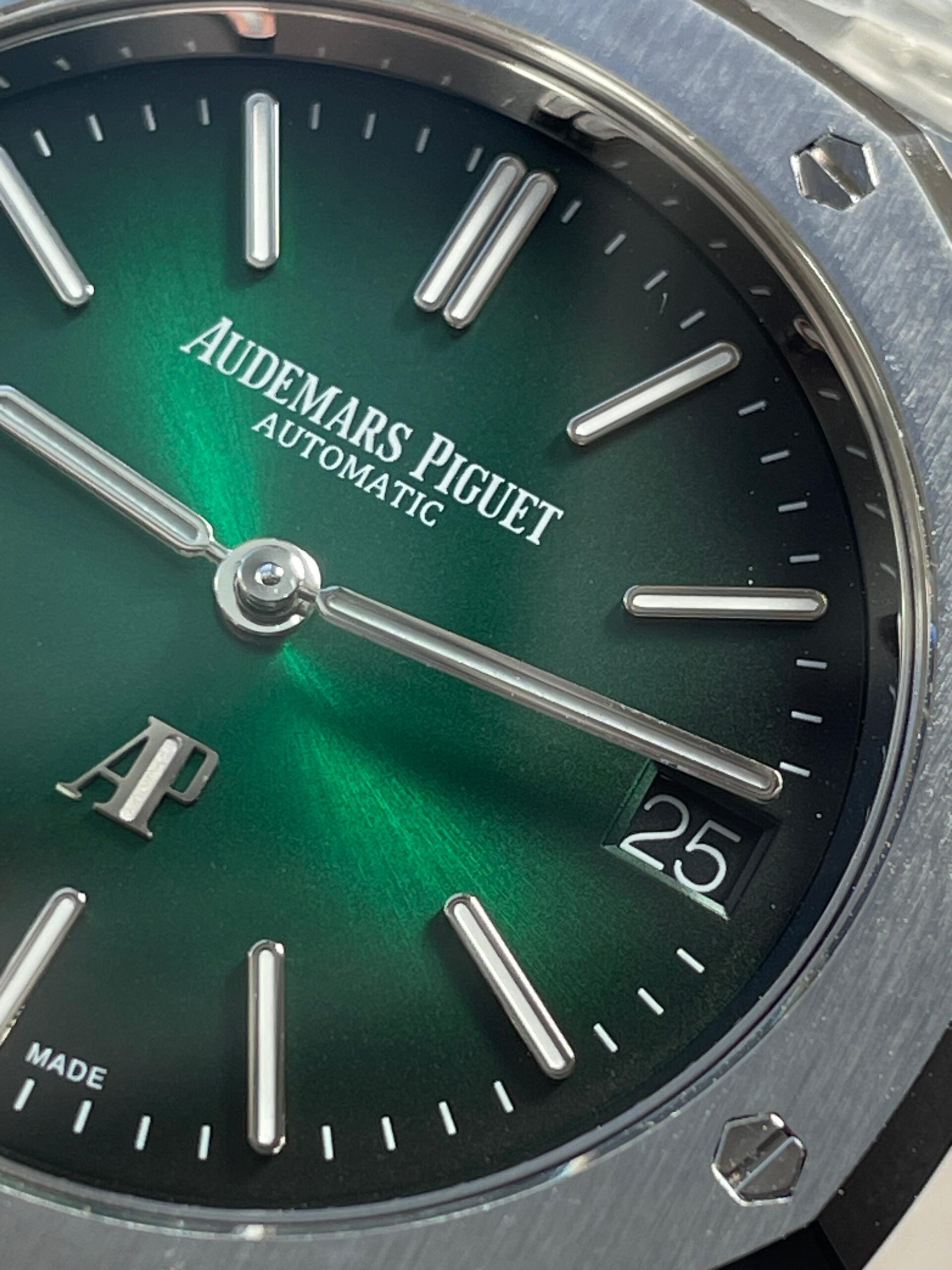 Royal Oak 39mm 16202 “50th Anniversary” SS ZF 1:1 Best Edition Green Textured Dial on SS Bracelet A7121 - Image 10