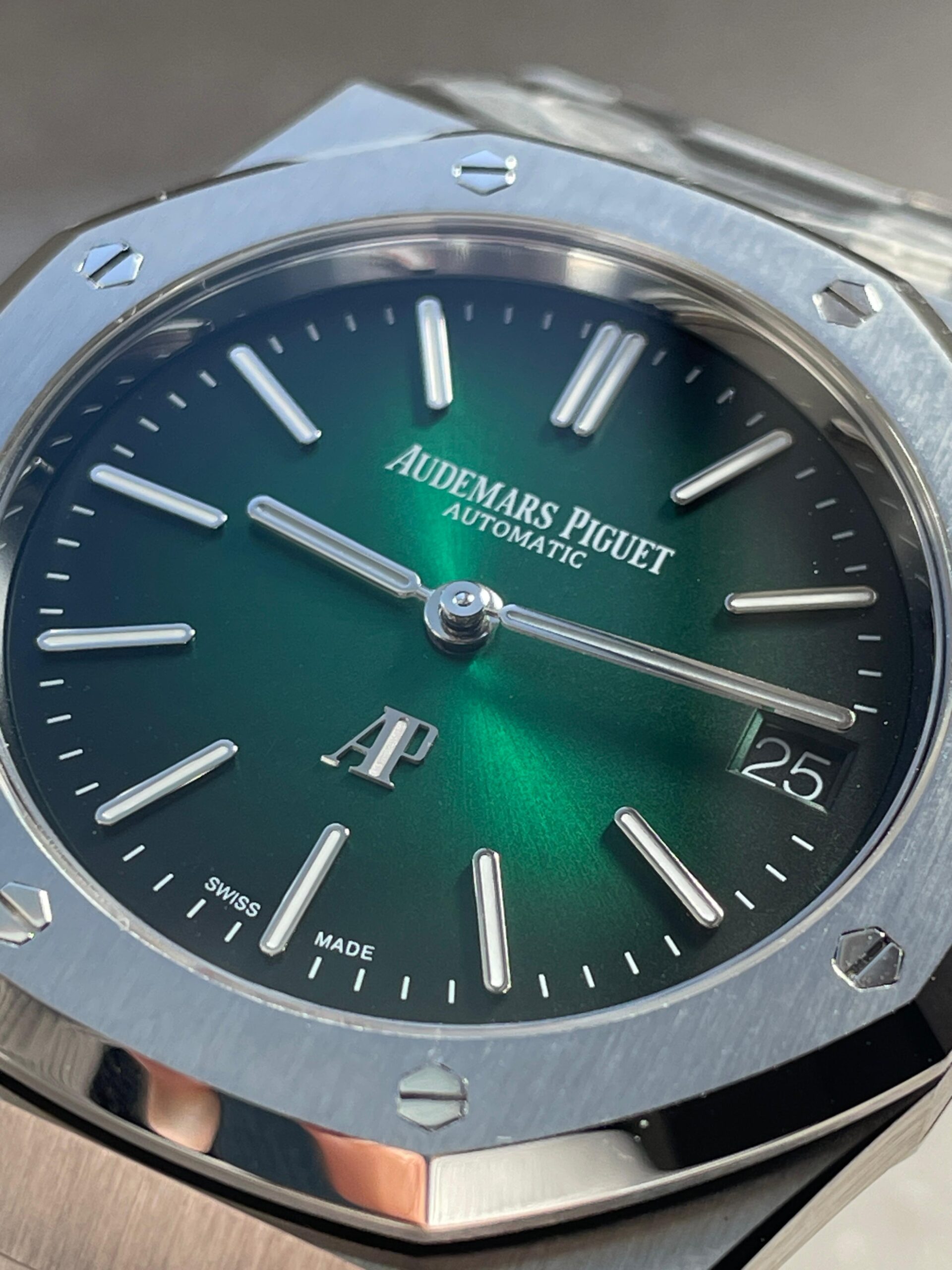 Royal Oak 39mm 16202 “50th Anniversary” SS ZF 1:1 Best Edition Green Textured Dial on SS Bracelet A7121 - Image 9