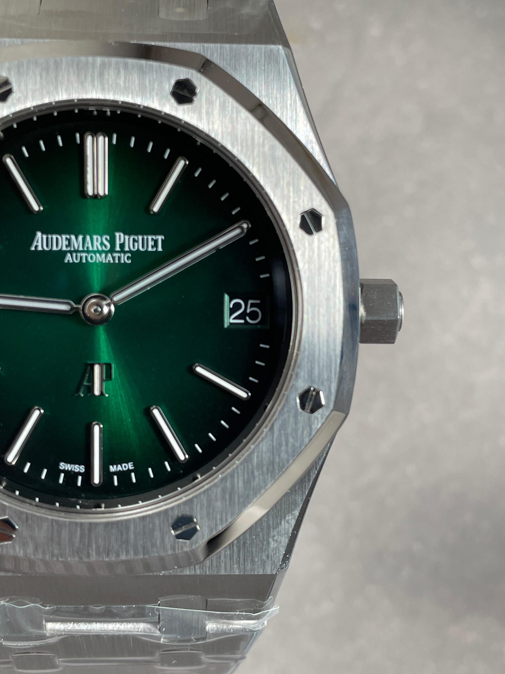 Royal Oak 39mm 16202 “50th Anniversary” SS ZF 1:1 Best Edition Green Textured Dial on SS Bracelet A7121 - Image 5