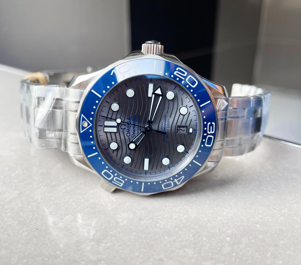 2018 Seamaster Diver 300M VSF 1:1 Best Edition Blue Ceramic Grey Dial on Silver Steel Strap A8800 V2 (Black Balance Wheel) - Image 6