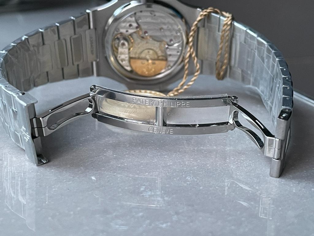 Nautilus 5712 SS PPF 1:1 Best Edition Blue Dial on SS Bracelet A240 V2 - Image 9