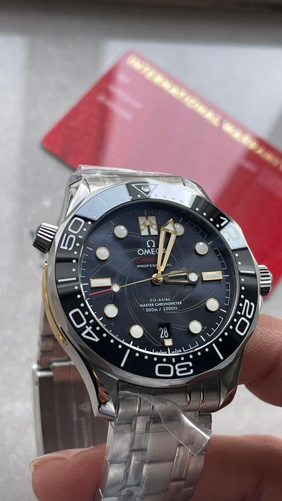 Seamaster Diver 300m Co-Axial Master Chronometer "James Bond 007 " SS Black Dial on SS Bracelet VSF ORF Asia 8800 50TH ANNIVERSARY - Image 4