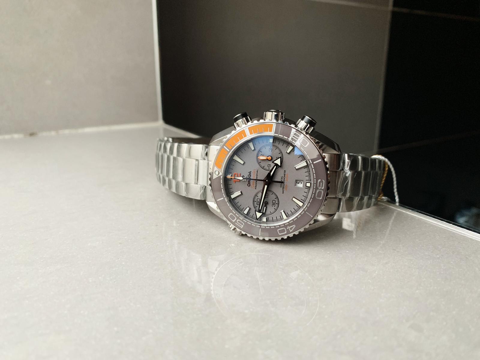 Planet Ocean SEAMASTER Chronometer OMF SS Grey/Orange Polished Bezel Grey Dial on SS Bracelet A9900 (Black Balance Wheel) - Image 8