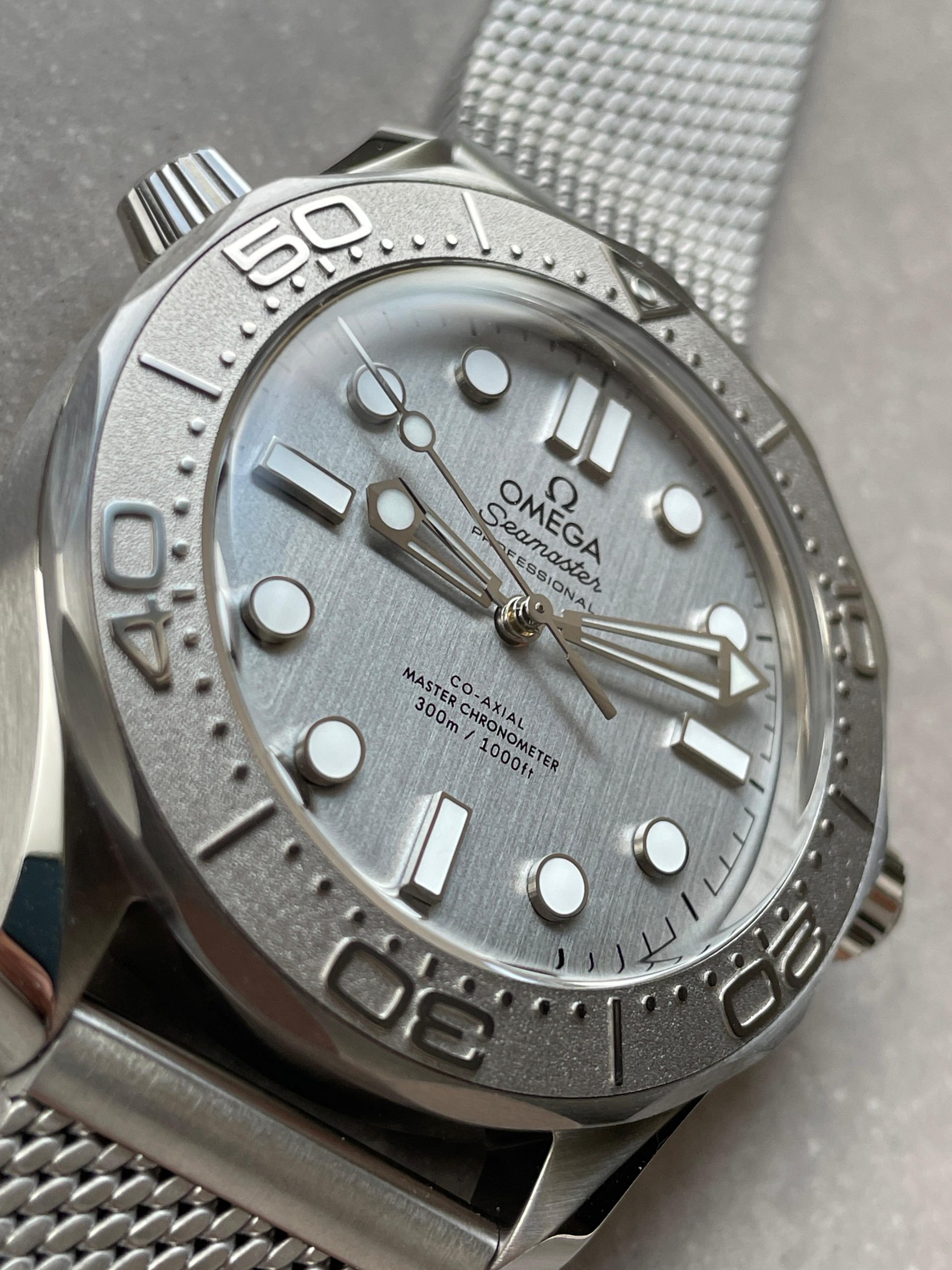 Seamaster 300M 42mm Titanium Bezel SS VSF Best Edition Gray Dial On SS Mesh Bracelet A8806 - Image 9