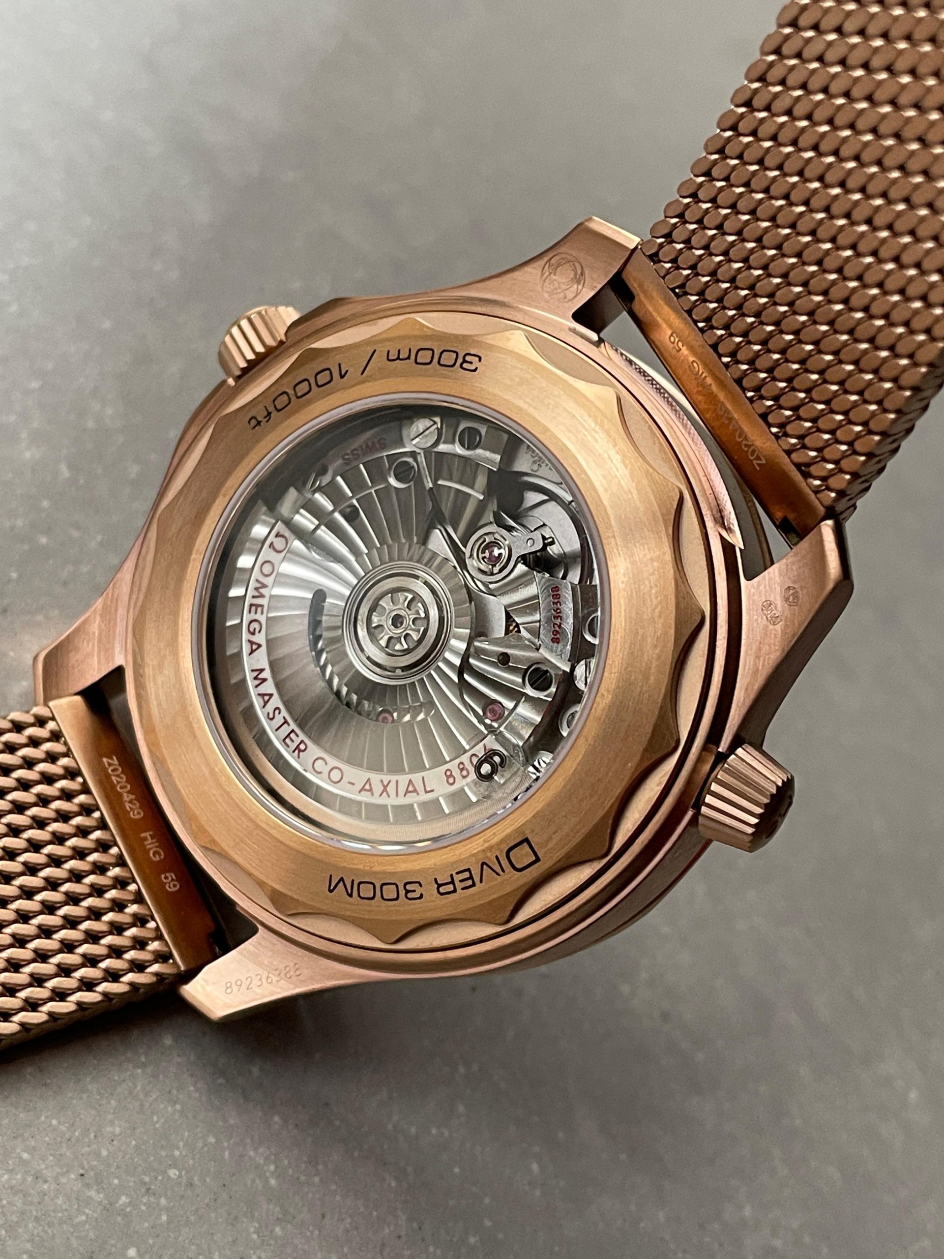 Seamaster 300M Diver Rose Gold VSF 1:1 Best Edition Black Dial on Mesh Bracelet A8806 - Image 12