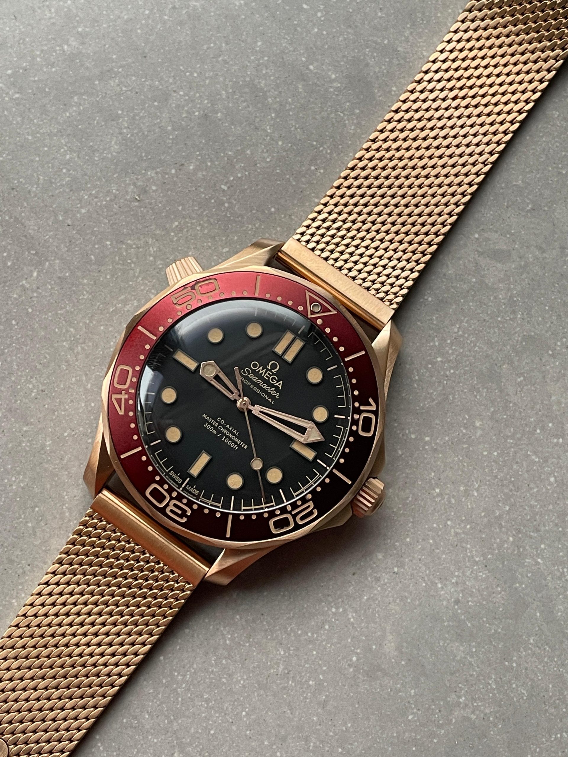 Seamaster 300M Diver Rose Gold VSF 1:1 Best Edition Black Dial on Mesh Bracelet A8806 - Image 2