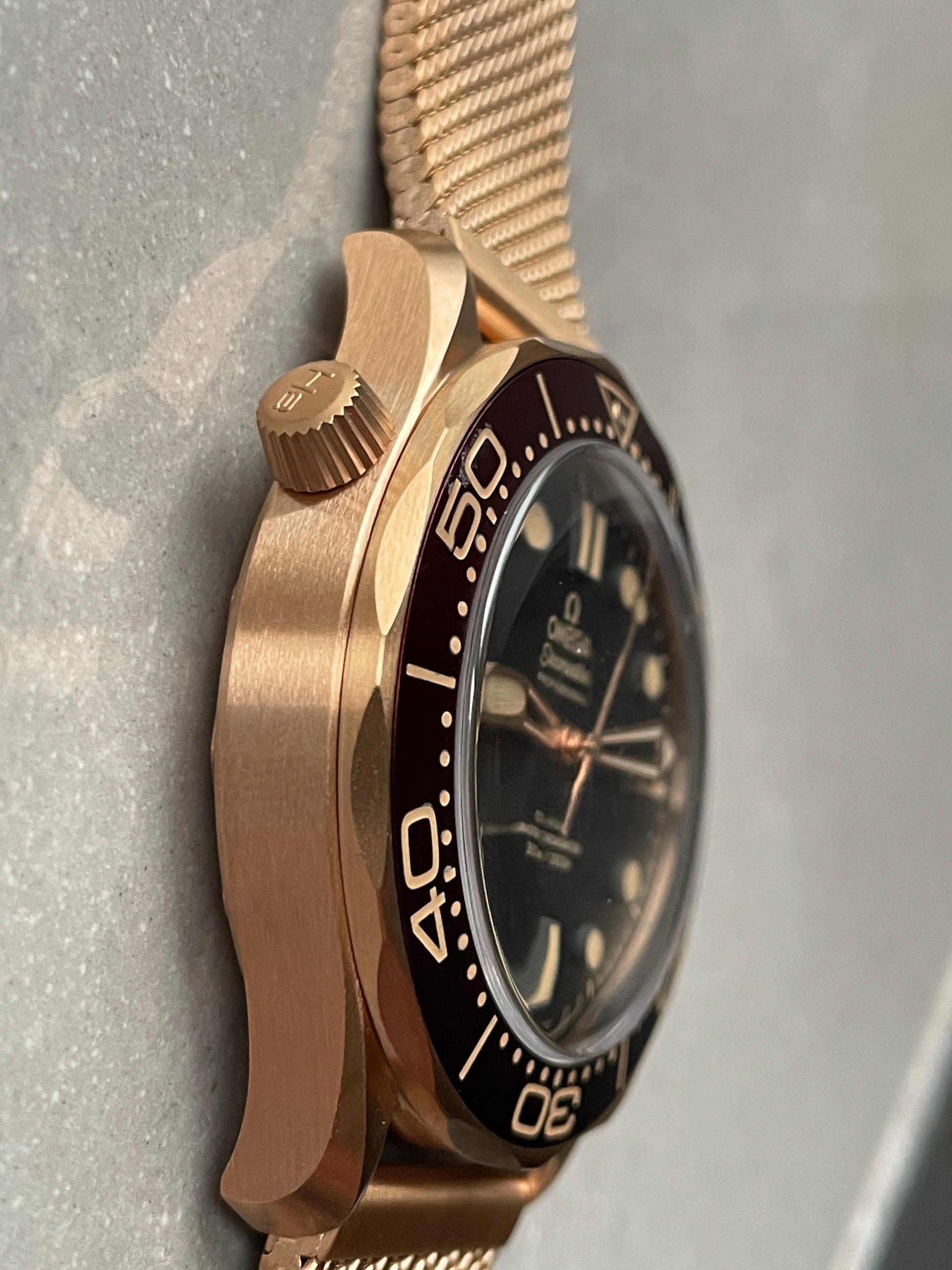 Seamaster 300M Diver Rose Gold VSF 1:1 Best Edition Black Dial on Mesh Bracelet A8806 - Image 9