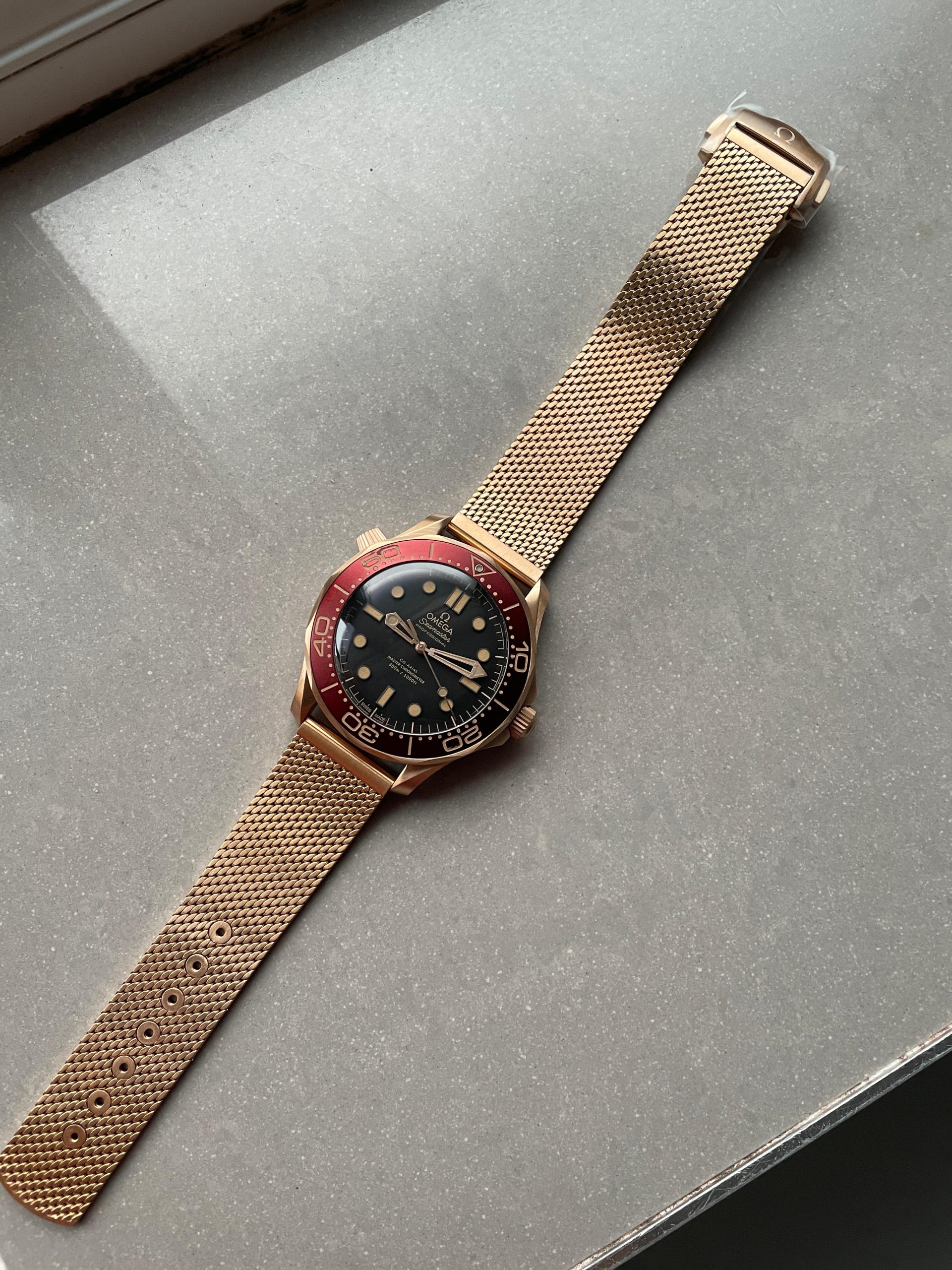 Seamaster 300M Diver Rose Gold VSF 1:1 Best Edition Black Dial on Mesh Bracelet A8806 - Image 10