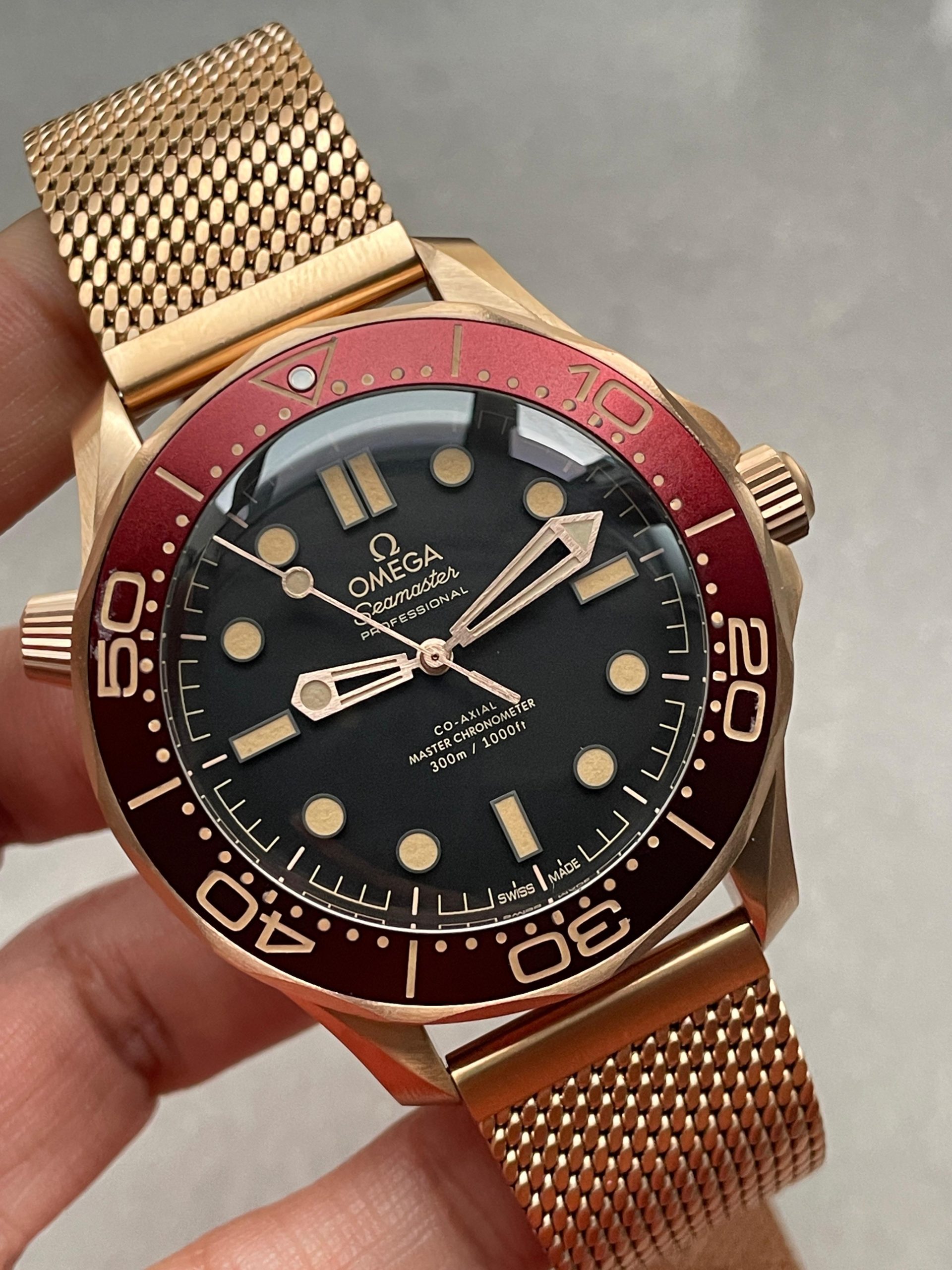 Seamaster 300M Diver Rose Gold VSF 1:1 Best Edition Black Dial on Mesh Bracelet A8806 - Image 6