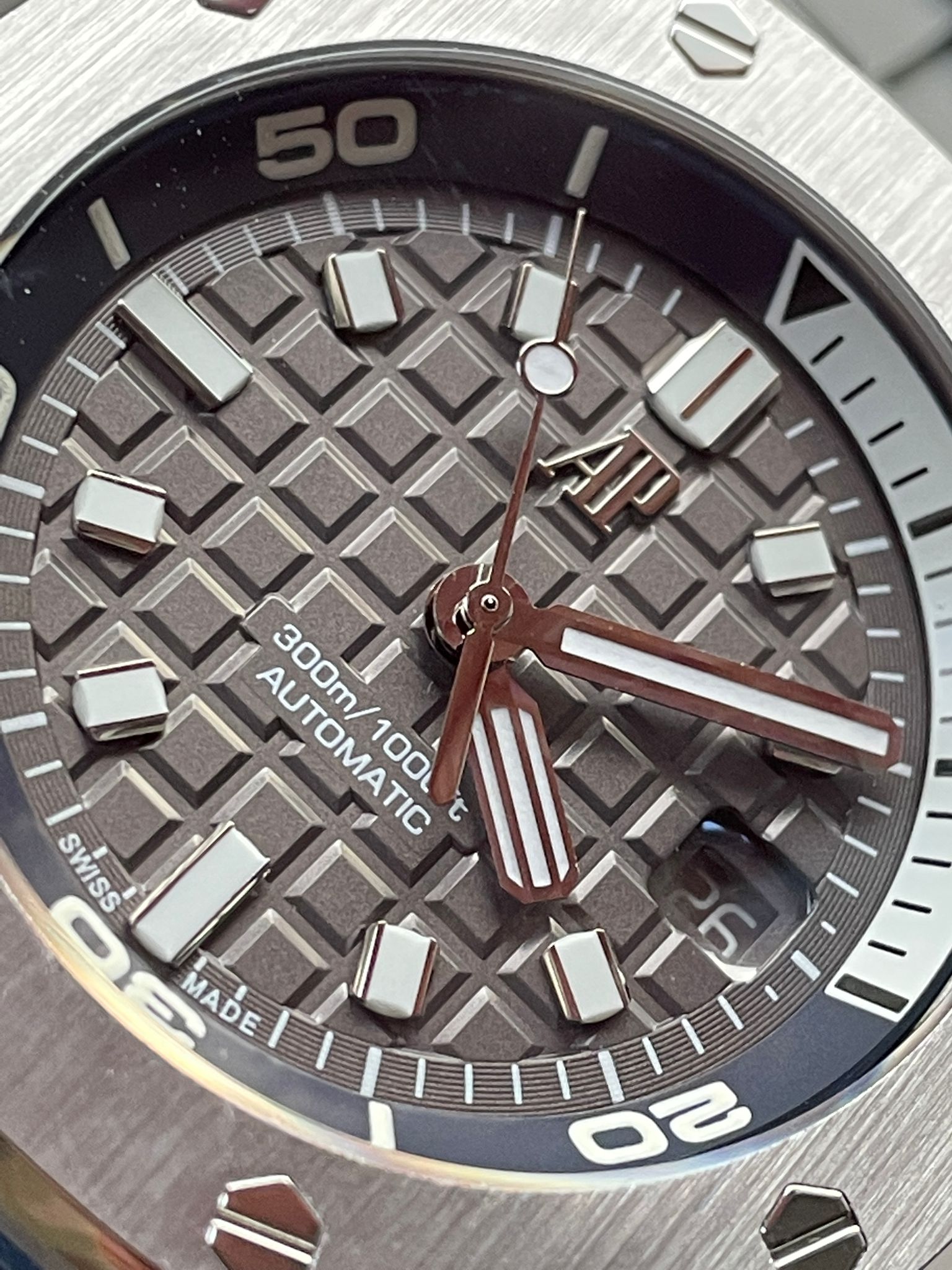 Royal Oak Offshore Diver 15720 IPF 1:1 Best Edition Gray Dial on Gray Rubber Strap A4308 - Image 6