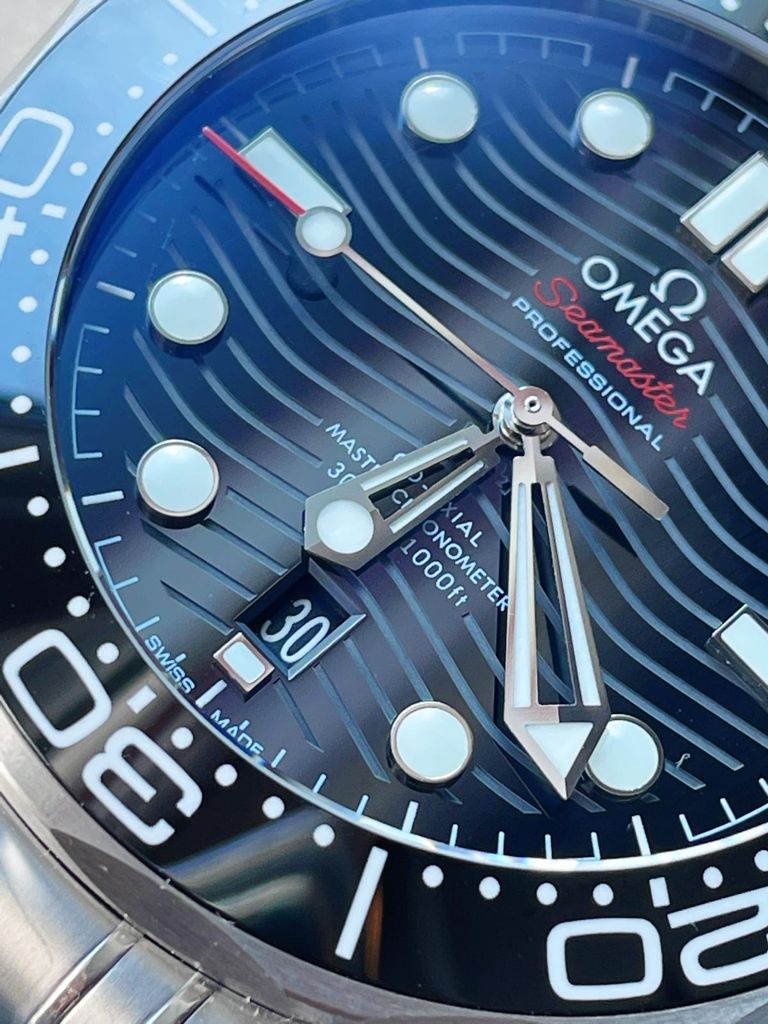 2018 Seamaster Diver 300M SS VSF 1:1 Best Edition Bezel BLACK Dial on SS Bracelet A2824 decorated to CAL.8800 - Image 6